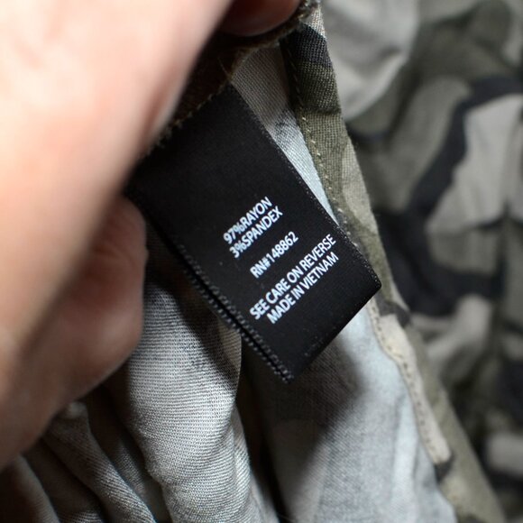 FREE WITH BUNDLE - Torrid 4 (4X) Camo Mini Challis Zip-Front Shirt Dress FLAWED - Picture 13 of 15